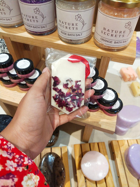 Rose wax sachet
