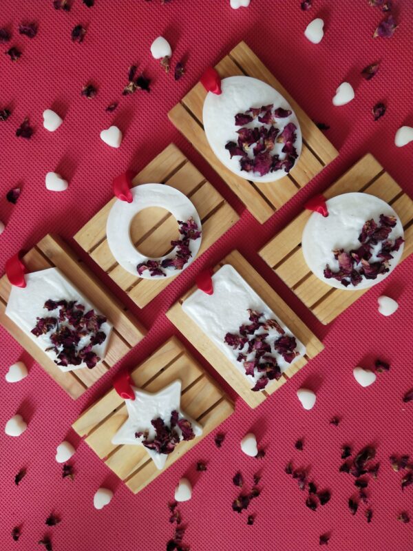 Rose wax sachet